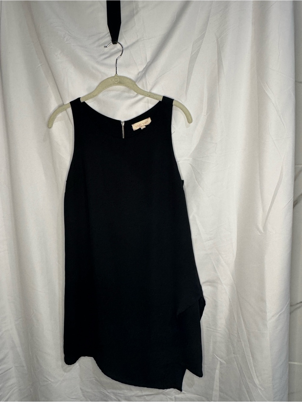 Eight Sixty Black Sleeveless Mini Shift Dress
